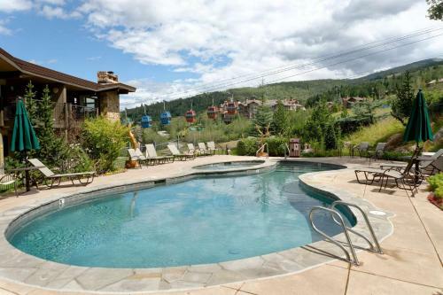 Shadowbrook 403