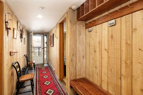Shadowbrook 403