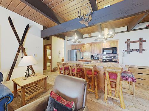 Timberline Condominiums 1 Bedroom Unit C2f