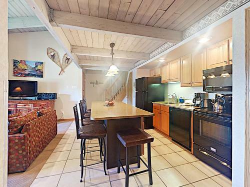 Timberline Condominiums 1 Bedroom Loft Unit D3b