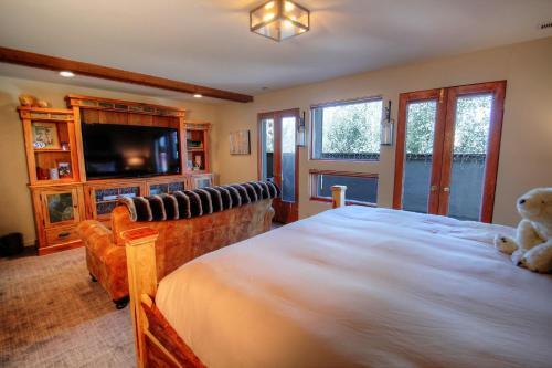 1068 Faraway Home