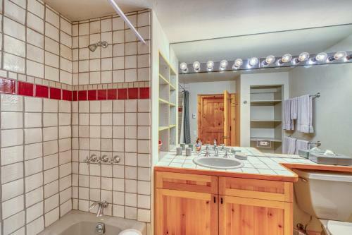 38 Fox Ln