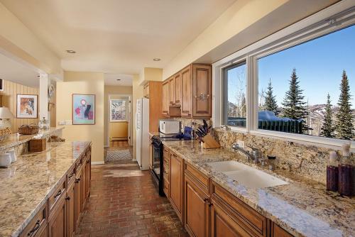 921 Faraway Home