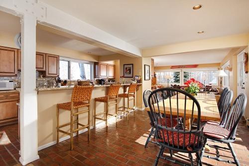 921 Faraway Home