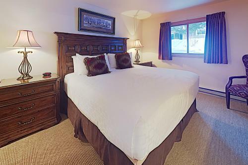 Timberline Condominiums 2 Bedroom Unit B2e