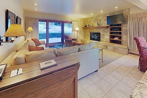 Timberline Condominiums 2 Bedroom Unit B2e