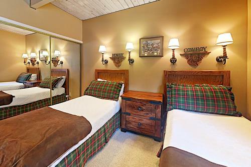Timberline Condominiums 2 Bedroom Unit B2h