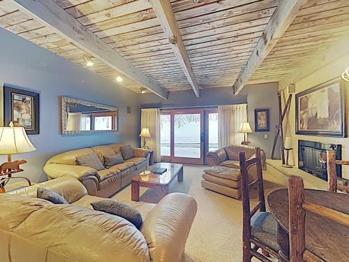 Timberline Condominiums 2 Bedroom Unit C2e