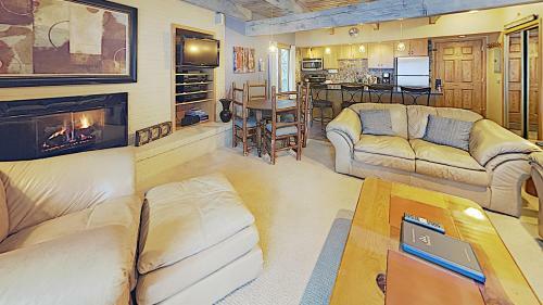 Timberline Condominiums 2 Bedroom Unit C2e
