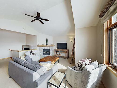 Choice Mountain-view New-build With Private Garage Home