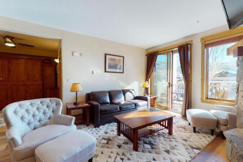 Eagle Ridge Lodge II