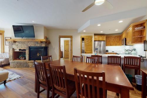 Eagle Ridge Lodge II