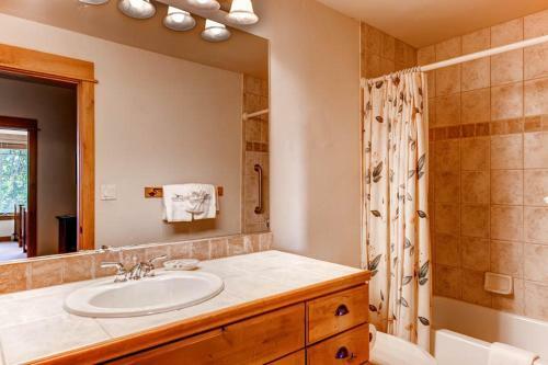 Eagle Ridge Lodge II
