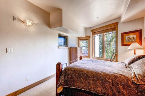 Eagle Ridge Lodge II