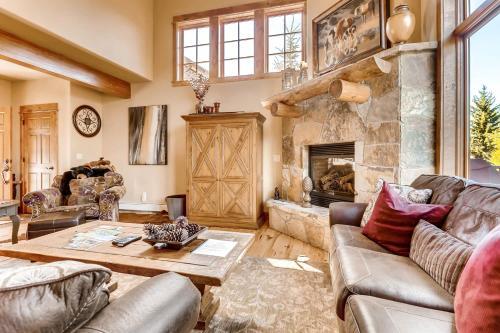 Eagle Ridge Lodge III