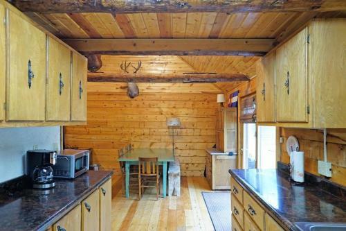 Arapahoe Adventure Cabin