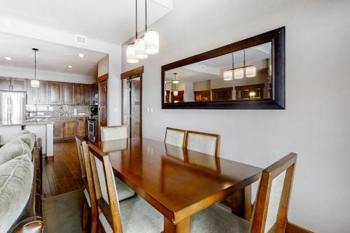 Hotel Trailhead Lodge 5115