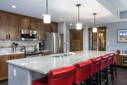 Trailhead Lodge 2118