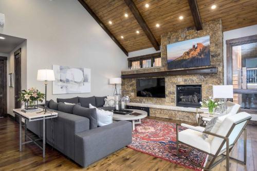 Cooper Ski Haus