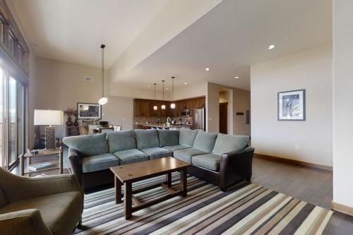 Trailhead Lodge 4100