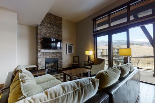 Trailhead Lodge 4100