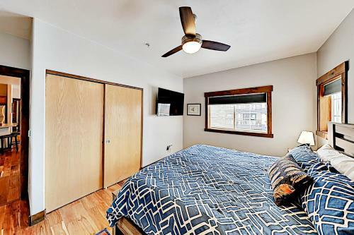 Apartamento Modern Mountain Condo - Near Skiing, Dining, Shops Condo