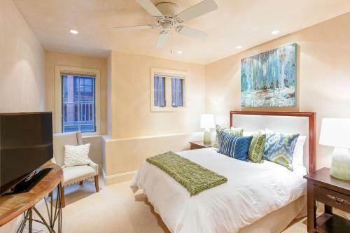 205 S Oak By Exceptional Stays