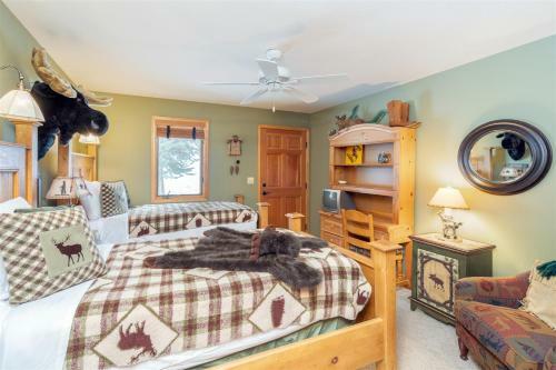Double Eagle Way 102
