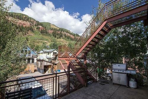 Colorado Ave East 359 - Bear Creek East
