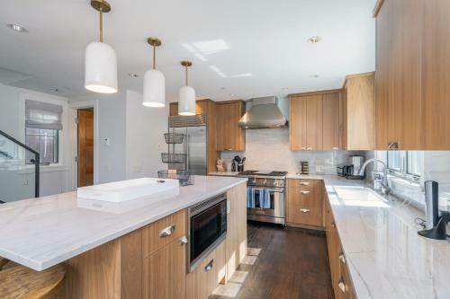 Pacific Ave West 330 B - Central Chalet