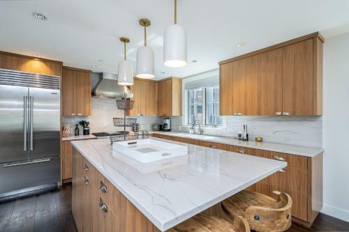 Pacific Ave West 330 B - Central Chalet