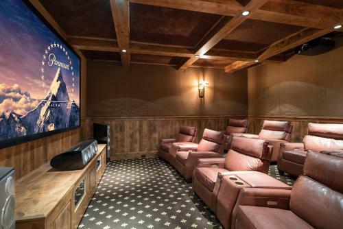 The Pinnacle By Exceptional Stays