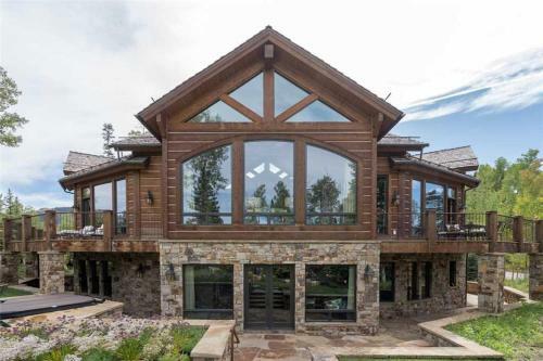 The Pinnacle By Exceptional Stays
