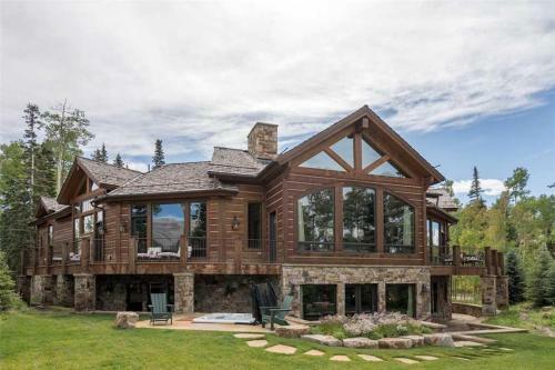 The Pinnacle By Exceptional Stays
