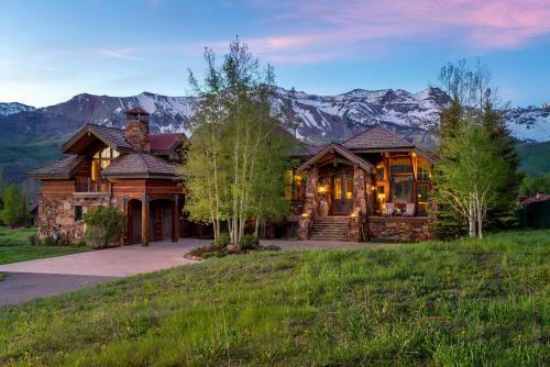 Adams Ranch Road 128
