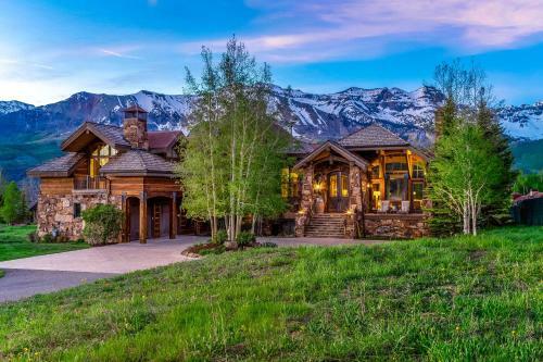 Adams Ranch Road 128