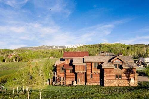 Adams Ranch Road 128