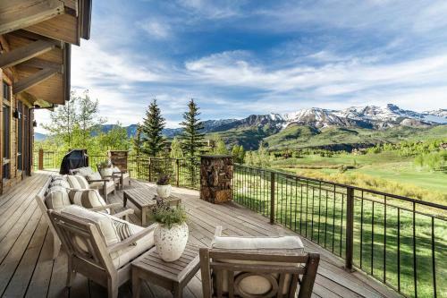 Adams Ranch Road 128