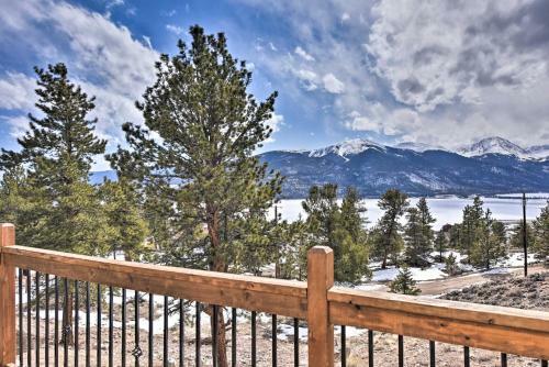Gorgeous Twin Lakes Home With Deck Overlooking Mtns!