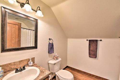 Gorgeous Twin Lakes Home With Deck Overlooking Mtns!