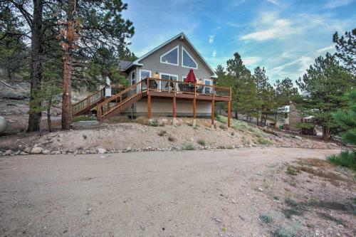 Gorgeous Twin Lakes Home With Deck Overlooking Mtns!