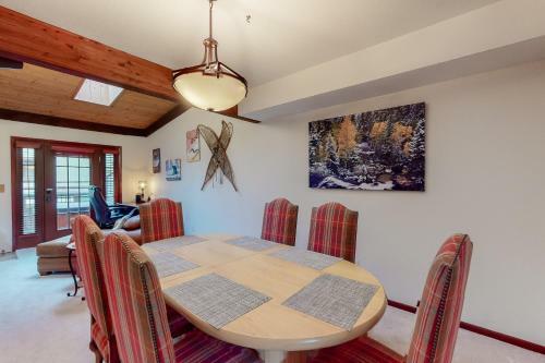 Meadow Creek Manor