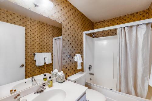 Lionshead Luxury