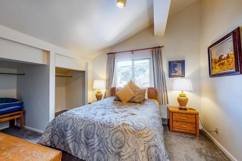 Lionshead Luxury