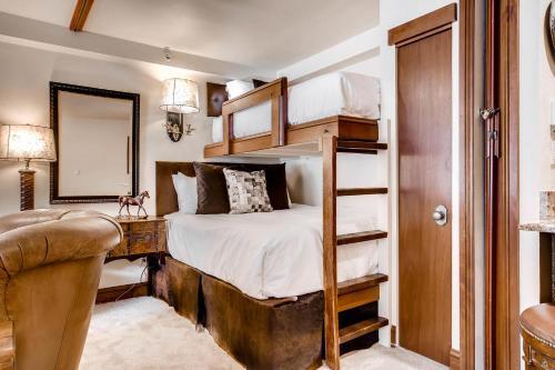 Lion Square Lodge North 184