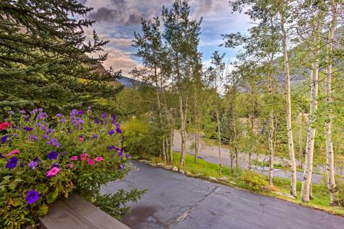 Booth Falls Townhome With Patio - Close To Vail And Bus