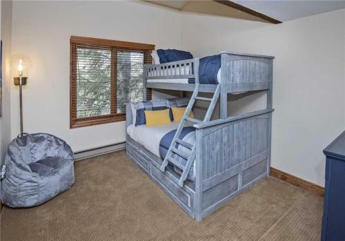 Apartamento 445 Timberfalls Court Condo