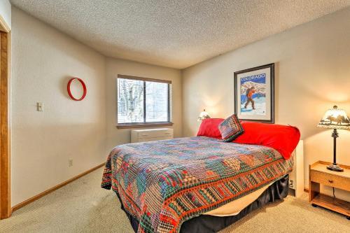 Riverside Townhome With Porch And Mountain Views!