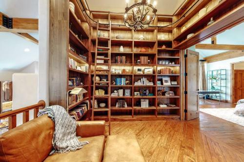 Lupine Drive Luxury