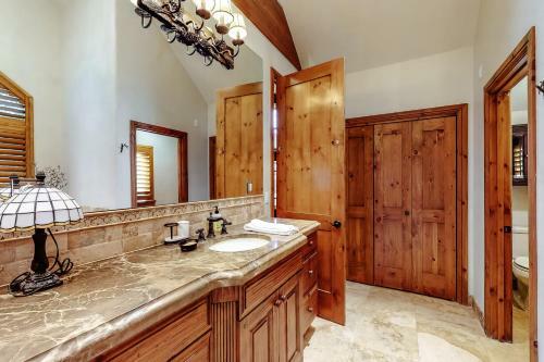 Lupine Drive Luxury